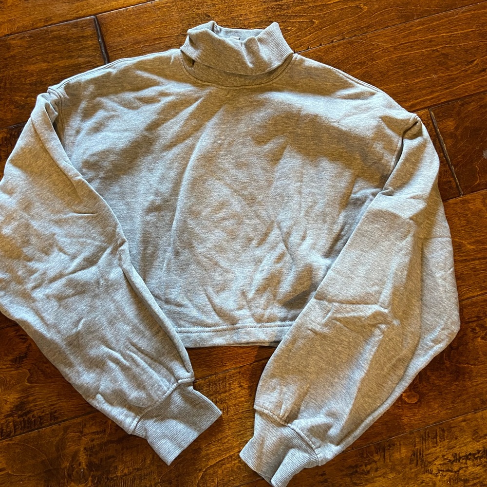 Crop Sweater 🩶 Size Small